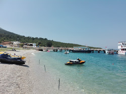 Foto di Gjiri i Shen beach area parzialmente ristrutturata
