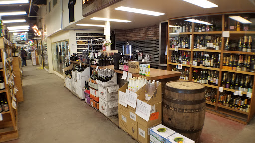 Liquor Store «Beverage Warehouse», reviews and photos, 1 East St, Winooski, VT 05404, USA