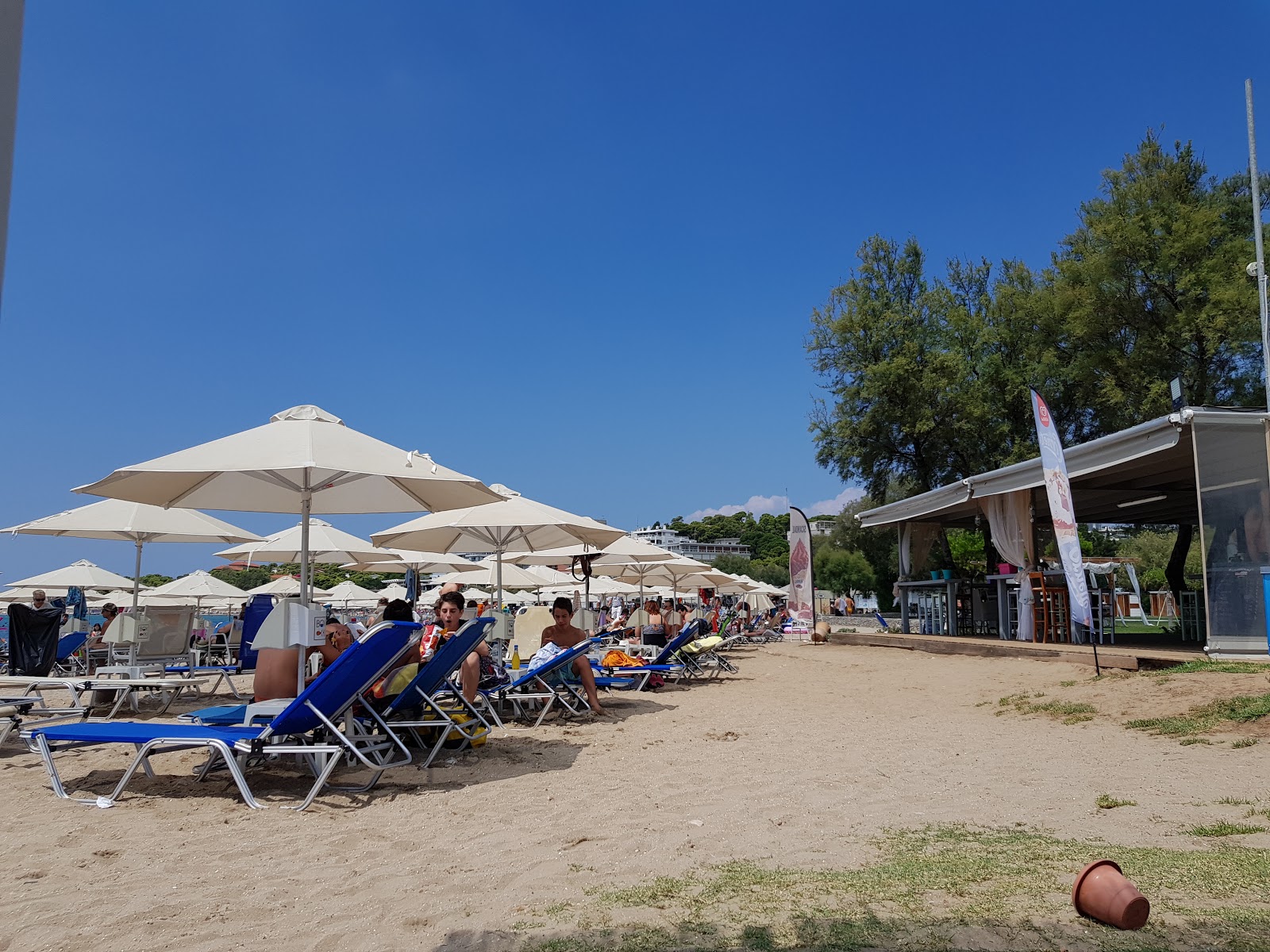 Fotografie cu Akti Vouliagmenis beach și așezarea