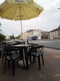 Atmosphère du Restaurant Ah!!Table:St Hilaire à Saint-Hilaire-de-Villefranche - n°2
