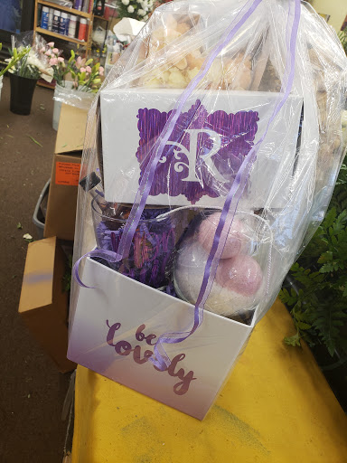 Florist «Crystals Flower and Gift Shop», reviews and photos, 4313 Nannie Helen Burroughs Ave NE, Washington, DC 20019, USA