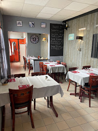 Atmosphère du Restaurant français La Michonniere à Montval-sur-Loir - n°5