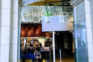 Shake Shack Union Station image