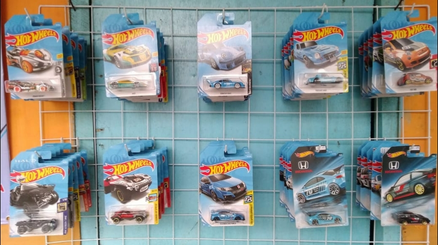 Toko Hotwheels toko mainan miniatur store ( UcamEToys )