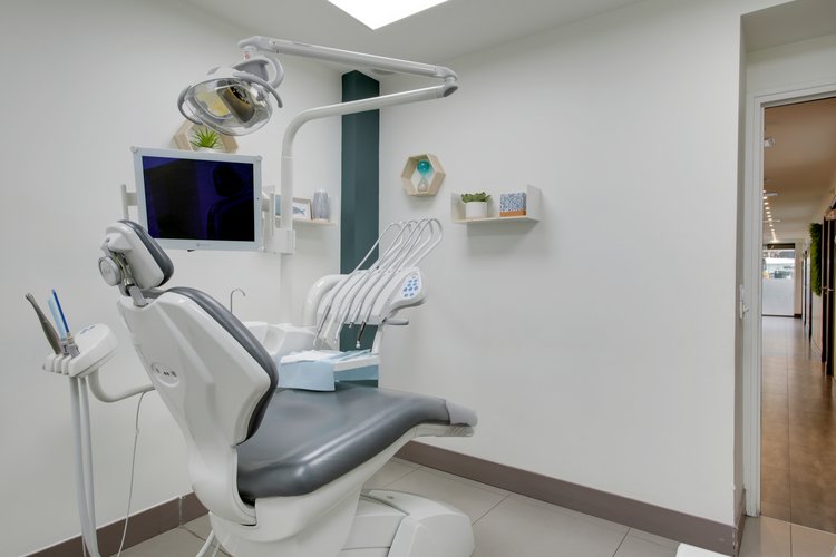 Dr ELBAZ Shelly - Chirurgien dentiste à Les Pavillons-sous-Bois (Seine-Saint-Denis 93)