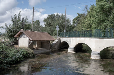 Lavoir communal à Morteaux-Coulibœuf
