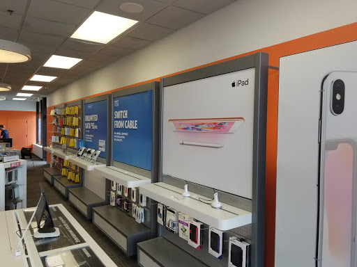 Cell Phone Store «AT&T Authorized Retailer», reviews and photos, 223 N Main St, Sayville, NY 11782, USA
