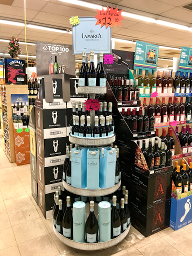 Liquor Store «Globe Liquors», reviews and photos, 5 Cape Rd, Taunton, MA 02780, USA