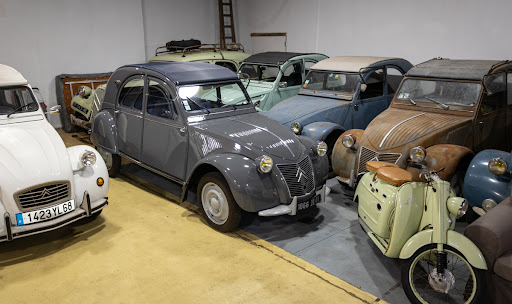 Photo 2 - Garage 2CV