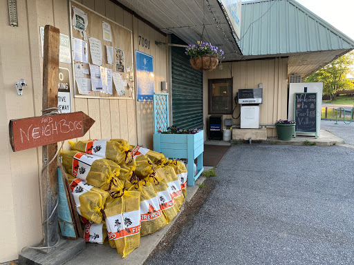 Fort Valley Country Store, 7091 Fort Valley Rd, Fort Valley, VA 22652, USA, 