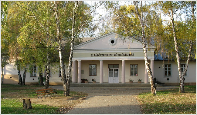 Értékelések erről a helyről: Tarpai II. Rákóczi Ferenc Művelődési Ház és Könyvtár, Tarpa - Könyvtár