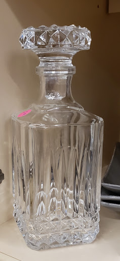 Thrift Store «Hand to Hand Thrift Store», reviews and photos, 785 Terryville Ave, Bristol, CT 06010, USA