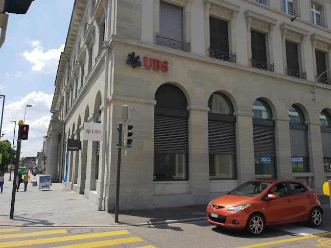 Rezensionen über UBS Geschäftsstelle in Aarau - Bank