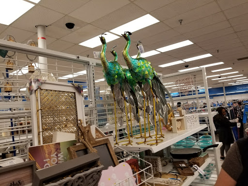 Shopping Mall «North Plaza Shopping Center», reviews and photos, 8924 Waltham Woods Rd, Baltimore, MD 21234, USA