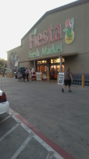 Supermarket «Tienda Fiesta Mart», reviews and photos, 210 E Davis St, Conroe, TX 77301, USA