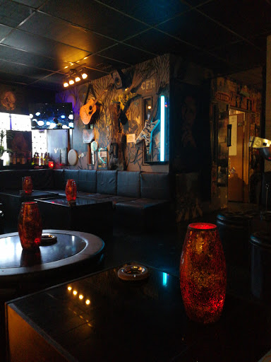 Hookah Bar «Fusion Hookah Lounge & Smoke Shop», reviews and photos, 2205 W Berry St, Fort Worth, TX 76110, USA