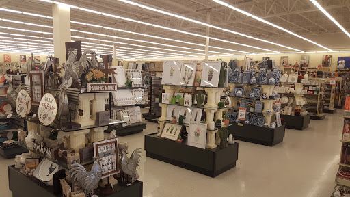 Craft Store «Hobby Lobby», reviews and photos, 3701 McKinley Pkwy #1240, Blasdell, NY 14219, USA