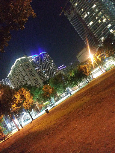 Park «Southside Park», reviews and photos, 140 SW 11th St, Miami, FL 33130, USA