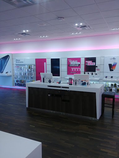 Cell Phone Store «T-Mobile», reviews and photos, 201 N McDowell Blvd, Petaluma, CA 94954, USA
