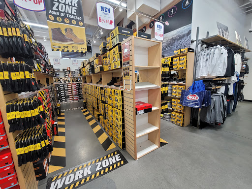 Shoe Store «WSS», reviews and photos, 460 San Fernando Mission Blvd, San Fernando, CA 91340, USA