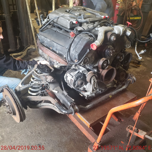 Auto Repair Shop «Lumpp & Sons Inc», reviews and photos, 670 Vandustrial Dr #5, Westmont, IL 60559, USA