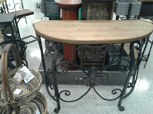 Clothing Store «Ross Dress for Less», reviews and photos, 933 Ann St, Montgomery, AL 36107, USA