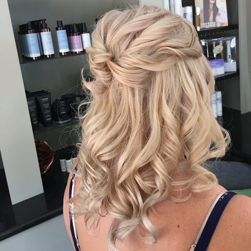 Hair Salon «The Red Scarlet Salon», reviews and photos, 717 E Washington St, Orlando, FL 32801, USA