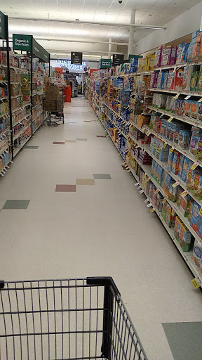 Supermarket «Super Stop & Shop», reviews and photos, 533 E Main St, Bay Shore, NY 11706, USA