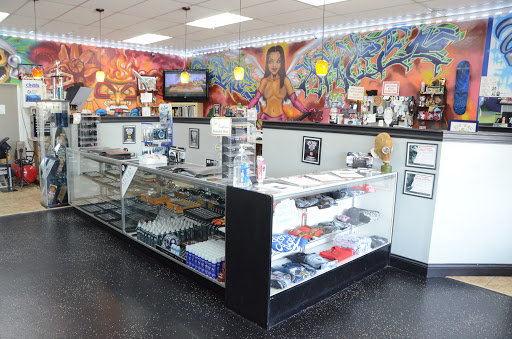 Tattoo Shop «Chi-Town Effects Tattoo», reviews and photos, 419 S Lake St, Aurora, IL 60506, USA