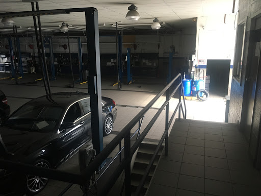 Mercedes Benz Dealer «Mercedes-Benz of Alexandria», reviews and photos, 200 S Pickett St, Alexandria, VA 22304, USA