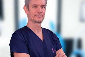 Dr Olivier Poujade : Gynécologue obstétricien- Chirurgie - Pointgyn La Défense image