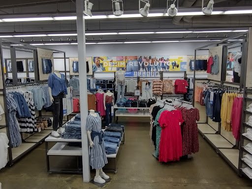 Clothing Store «Old Navy», reviews and photos, 10788 E Foothill Blvd, Rancho Cucamonga, CA 91730, USA