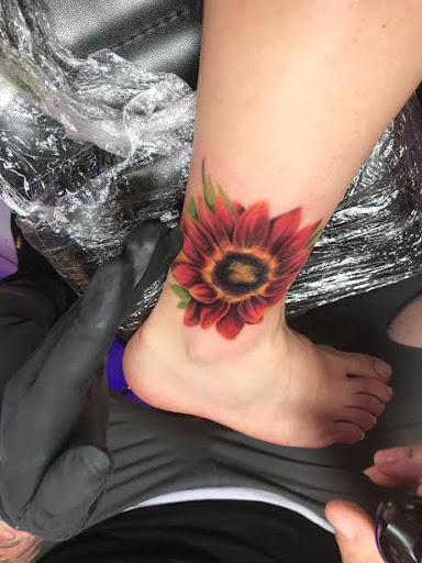 Explore eagle and flag tattoo ideas, creative tattoo ideas in Hialeah, available at Fame Tattoos