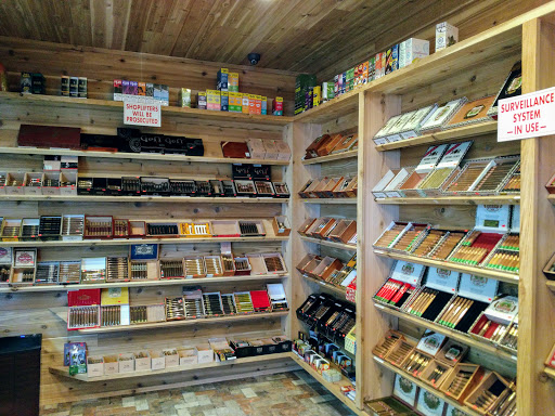 Tobacco Shop «Tundra Smoke Shop», reviews and photos, 2719 S Oneida St, Green Bay, WI 54304, USA