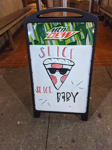 Bar & Grill «On The Rocks», reviews and photos, 110 N Court St, Florence, AL 35630, USA