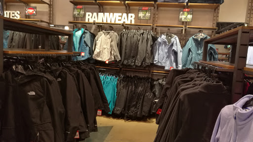 Clothing Store «The North Face Outlet», reviews and photos, 5050 Factory Shops Blvd Suite100, Castle Rock, CO 80108, USA