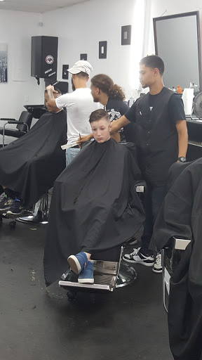 Barber Shop «Mr.Fades Barbershop unisex», reviews and photos, 7748 Palm River Rd, Tampa, FL 33619, USA