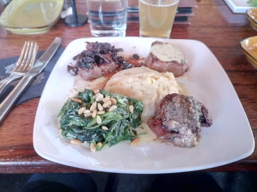 American Restaurant «EdgeWild Restaurant & Winery», reviews and photos, 550 Chesterfield Center, Chesterfield, MO 63017, USA