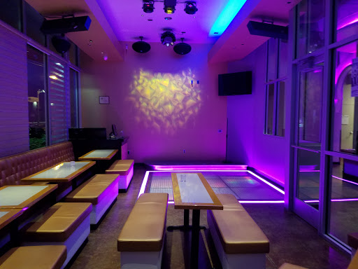Asian Fusion Restaurant «Trio Club», reviews and photos, 909 E Burnside St, Portland, OR 97214, USA