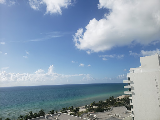 Shopping Mall «Fontainebleau Shops», reviews and photos, 4441 Collins Ave, Miami Beach, FL 33140, USA