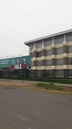 Opiniones de Universidad Santo Tomás, Sede Libertad en La Serena - Universidad