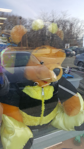 Video Game Store «M & J Video Games & Sports Collectibles», reviews and photos, 1049 Queen St, Southington, CT 06489, USA