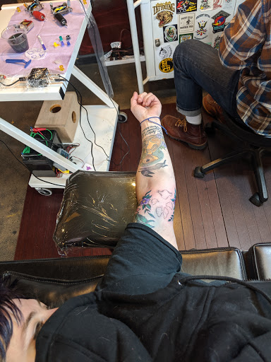 Tattoo Shop «The Mercy Seat», reviews and photos, 210 E 16th St, Kansas City, MO 64108, USA