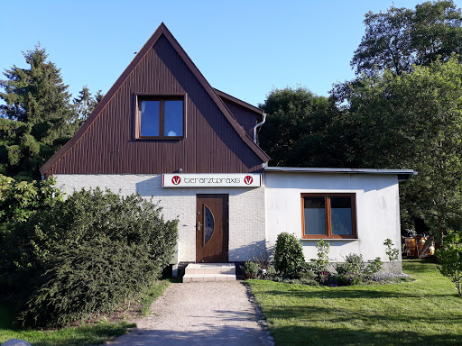 Tierarztpraxis K.J. Dudynska-Lechowicz unter Born auf dem Darß, 