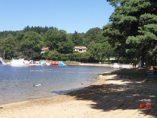 Montagnes Lake Beach