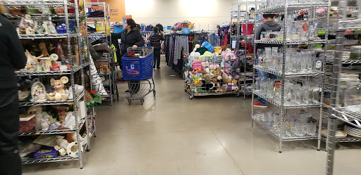 Non-Profit Organization «Goodwill Store & Donation Center», reviews and photos, 351 E Roosevelt Rd, Lombard, IL 60148, USA