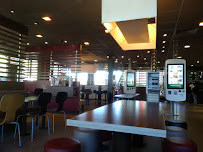 Atmosphère du Restauration rapide McDonald's Poitiers Beaulieu - n°17