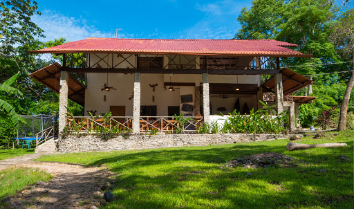 Istmo Beach and Jungle Bungalows