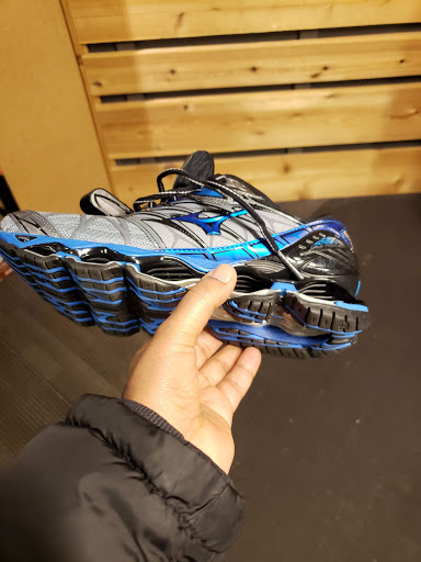 Shoe Store «DSW Designer Shoe Warehouse», reviews and photos, 385 Washington St, Boston, MA 02108, USA