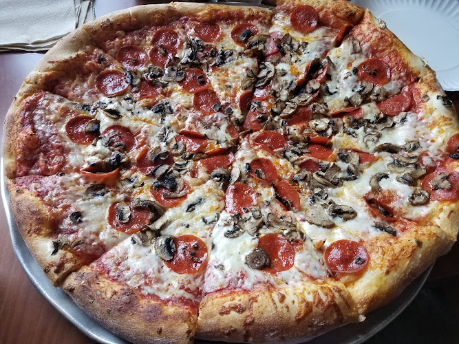 #10 best pizza place in Albuquerque - Pizza castle